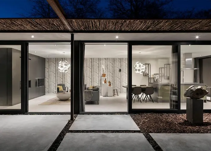 Semesterbostad Stalen Boshuis *