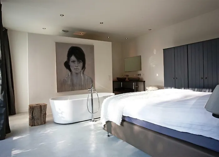 Stalen Boshuis Semesterbostad *