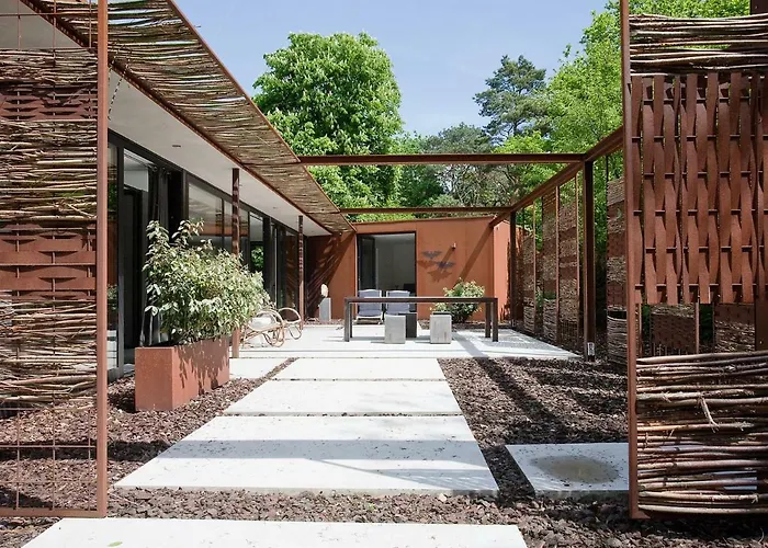 Stalen Boshuis Semesterbostad