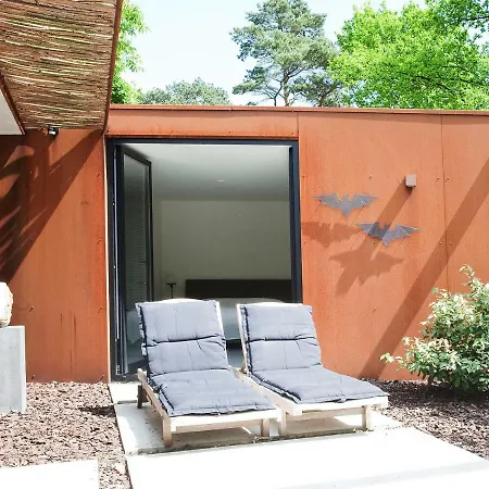 Stalen Boshuis 度假居 *