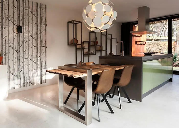 Stalen Boshuis Oosterhout (North Brabant)